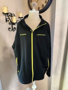 Columbia Oregon Duck Black Jacket with Yellow Accents